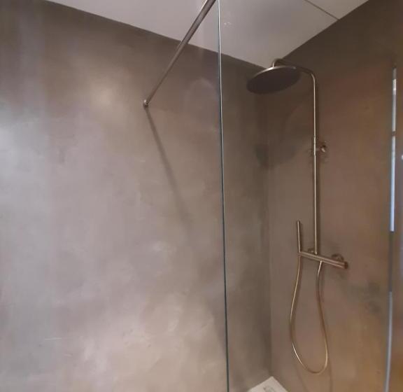 اتاق سوپریور خانوادگی, Dvor Vipolže