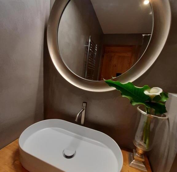 اتاق سوپریور خانوادگی, Dvor Vipolže