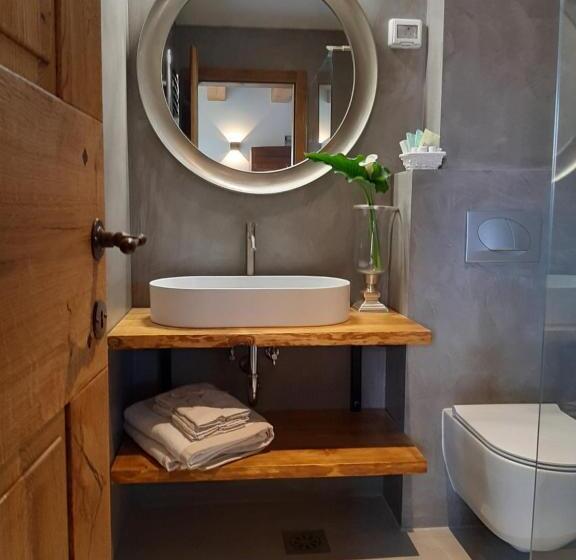 اتاق سوپریور خانوادگی, Dvor Vipolže