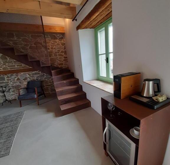 سوییت خانوادگی, Dvor Vipolže