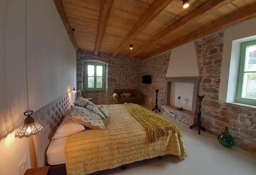 سوییت اجرایی, Dvor Vipolže