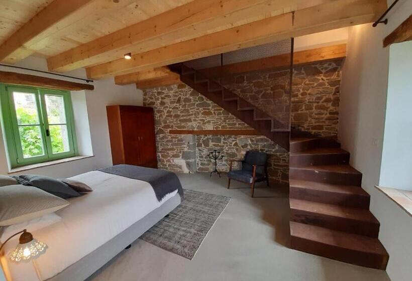 سوییت خانوادگی, Dvor Vipolže