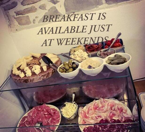 اتاق استاندارد با چشمانداز باغ, Dvor Vipolže