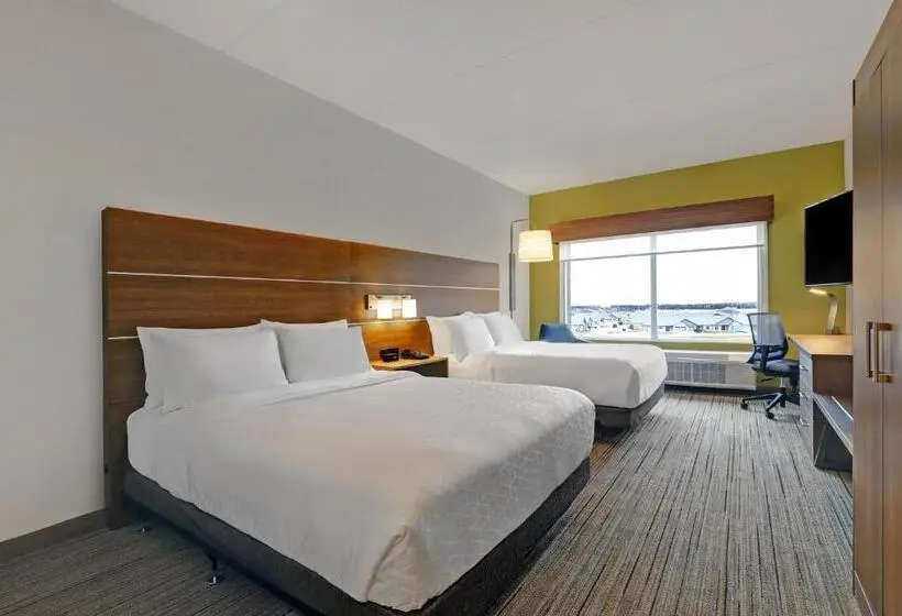 身障者適用クイーンサイズベッドルーム, Holiday Inn Express & Suites   Port Elgin