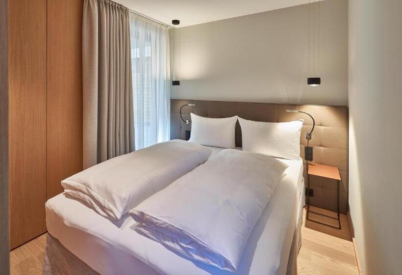 סוויטה עם טרסה, Misan