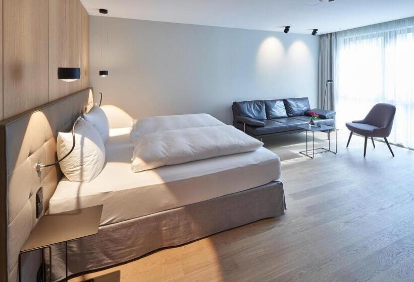 חדר סטנדרט, Misan