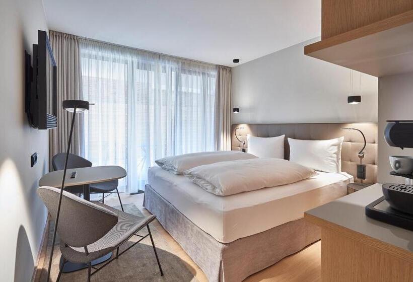 חדר בסיסי, Misan