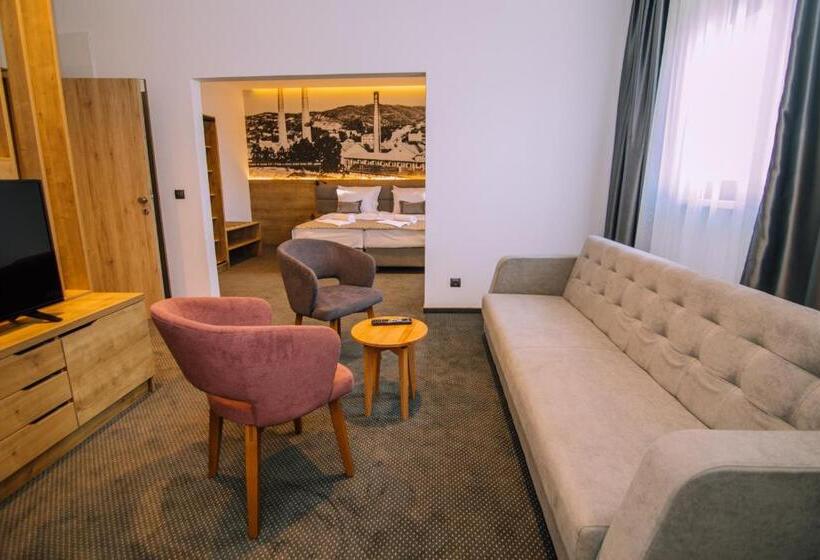 آپارتمان لوکس 1 خوابه, Salis