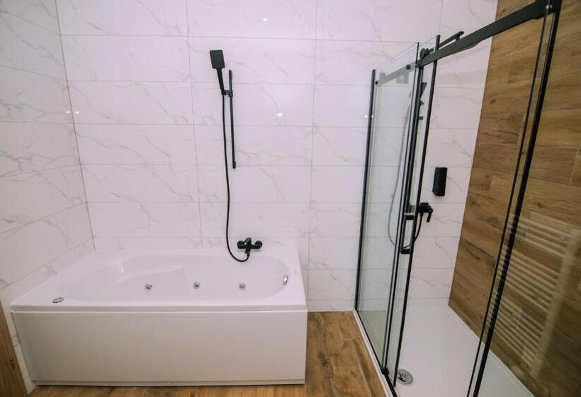 آپارتمان سوپریور 1 خوابه, Salis