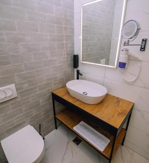 آپارتمان سوپریور 1 خوابه, Salis