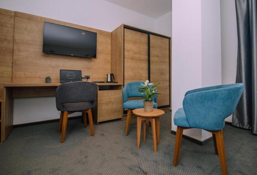 اتاق لوکس, Salis