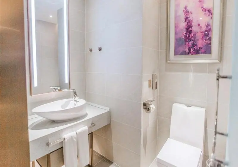 キングサイズベッドのデラックスルーム, Lavande Hotel Dongguan Houjie Convention Cente Shanmei Subway Station