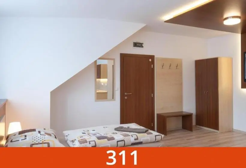 スーペリアールーム, Sisi Pension