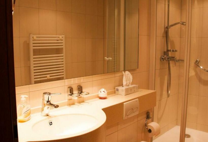 スタンダードトリプルルーム, Harmony Beim Holzschnitzer