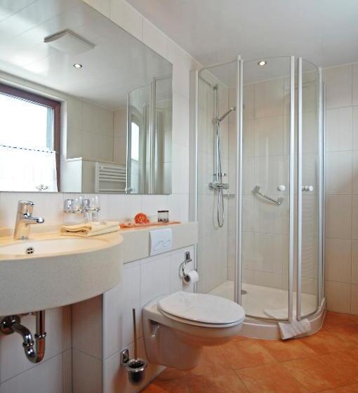 デラックスルーム, Harmony Beim Holzschnitzer