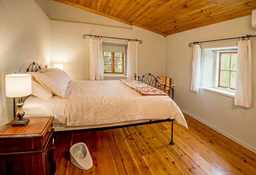 デラックスルーム, Lucy's Cottage