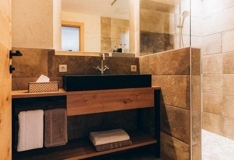 Апартаменты 1 Спальня, Burg1990