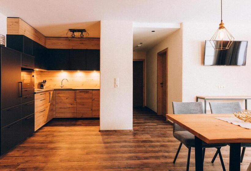 Апартаменты 2 Спальни, Burg1990