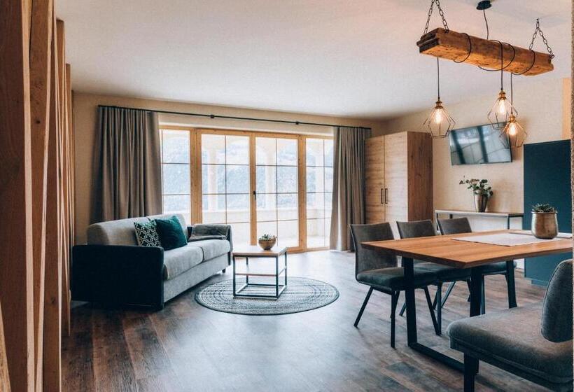 Апартаменты 3 Спальни, Burg1990