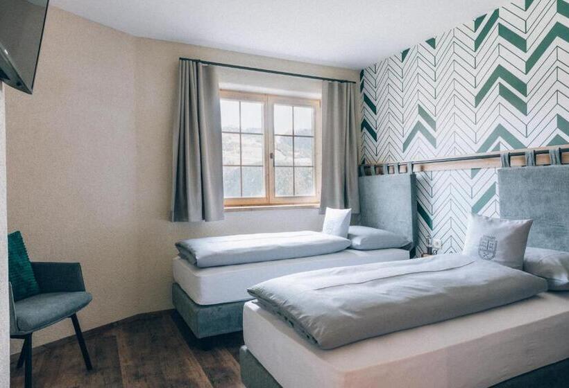 Апартаменты 3 Спальни, Burg1990