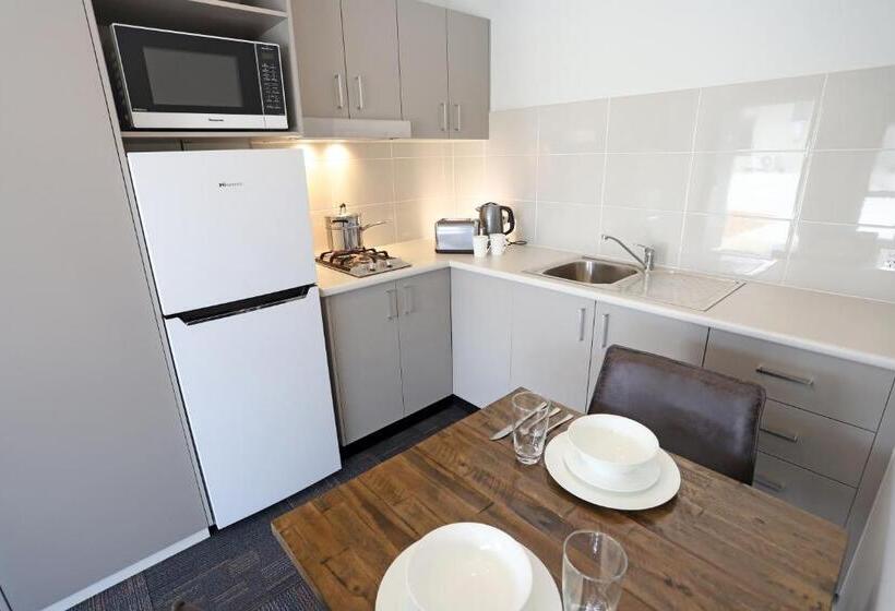 اتاق استاندارد, Eastend Studio Apartments