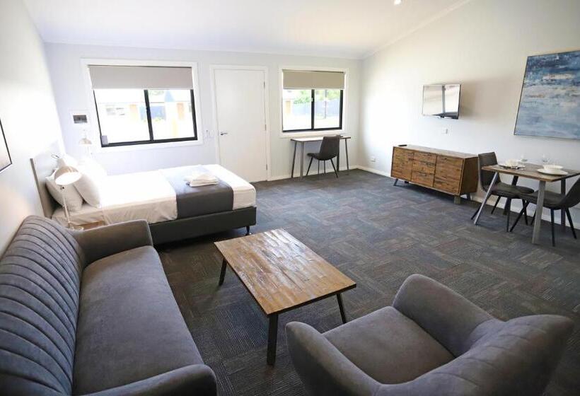 اتاق لوکس, Eastend Studio Apartments