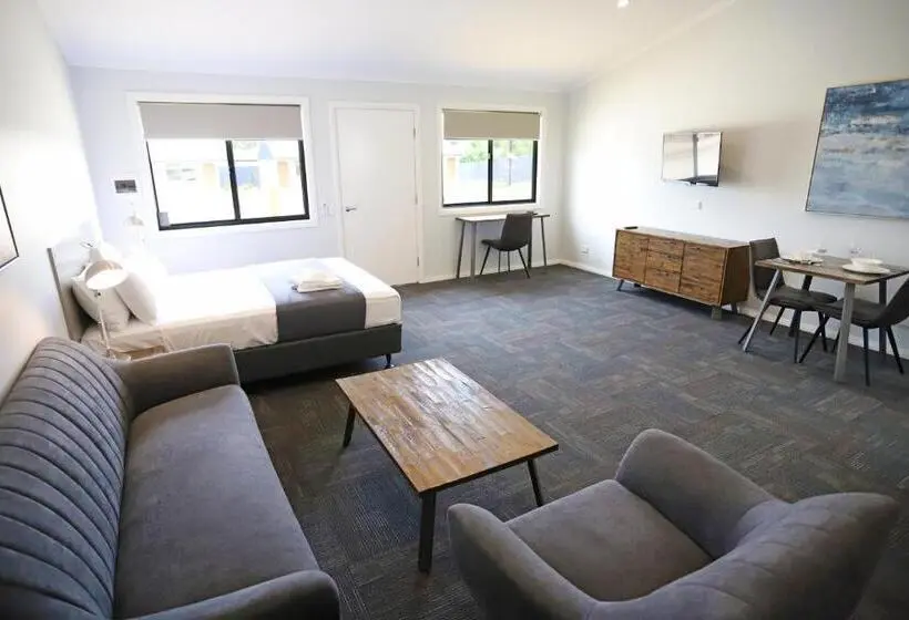 اتاق لوکس, Eastend Studio Apartments