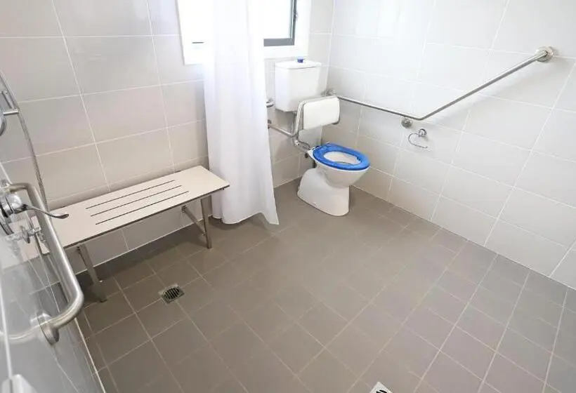اتاق لوکس, Eastend Studio Apartments