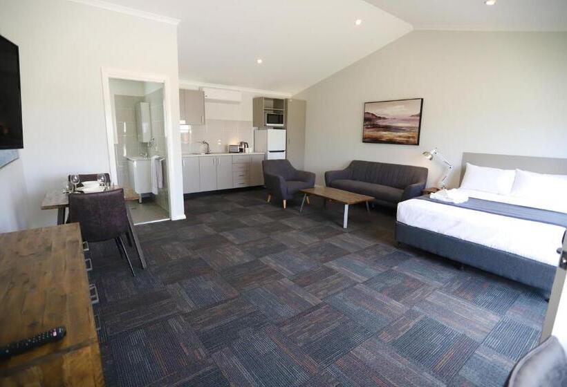 اتاق لوکس, Eastend Studio Apartments