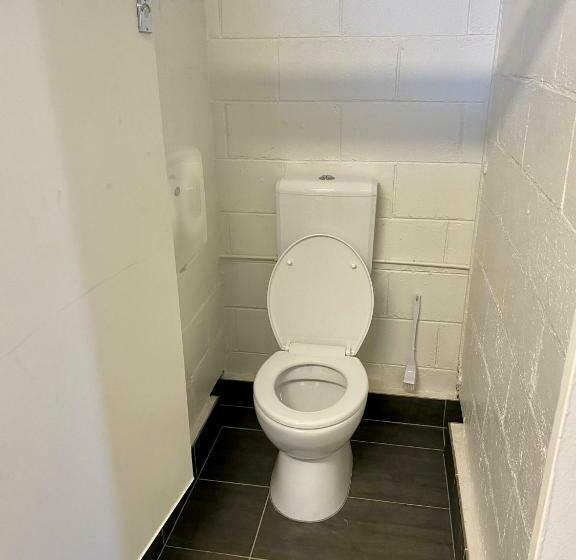 اتاق اکونومی, Bundaberg Park Village