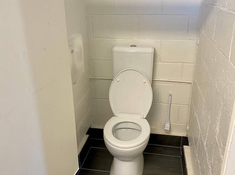 اتاق اکونومی, Bundaberg Park Village