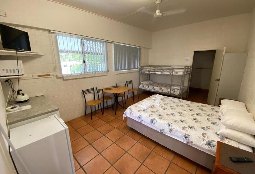 اتاق خانوادگی, Bundaberg Park Village