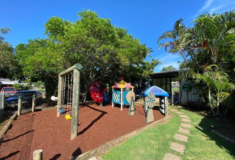 اتاق خانوادگی, Bundaberg Park Village