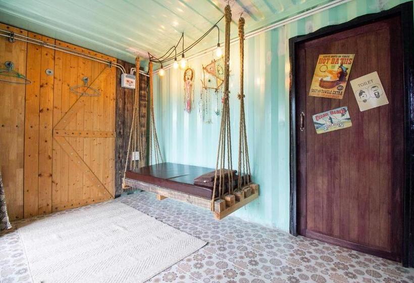 Люкс, Oyo 999 Baan Pak Rom Ruen