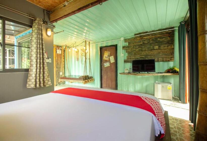 Люкс, Oyo 999 Baan Pak Rom Ruen