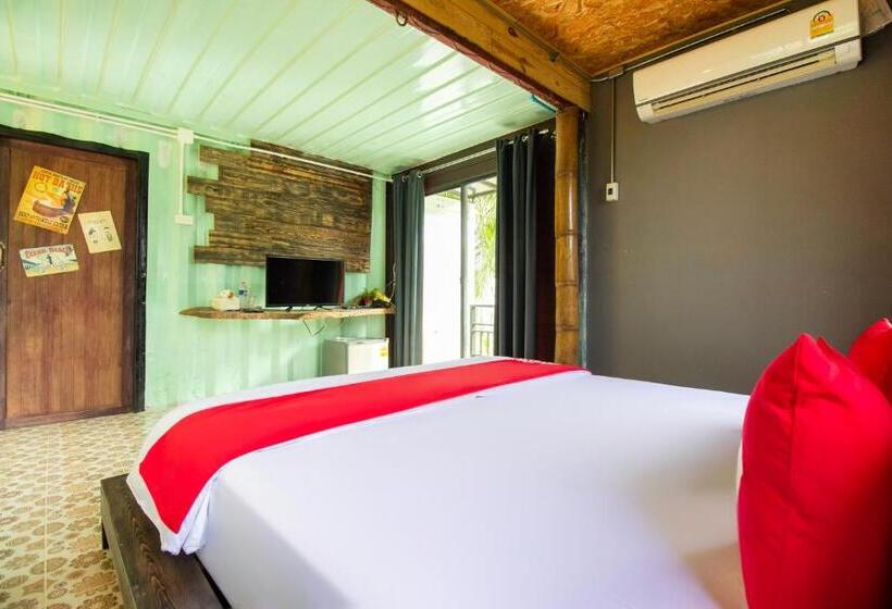 Люкс, Oyo 999 Baan Pak Rom Ruen