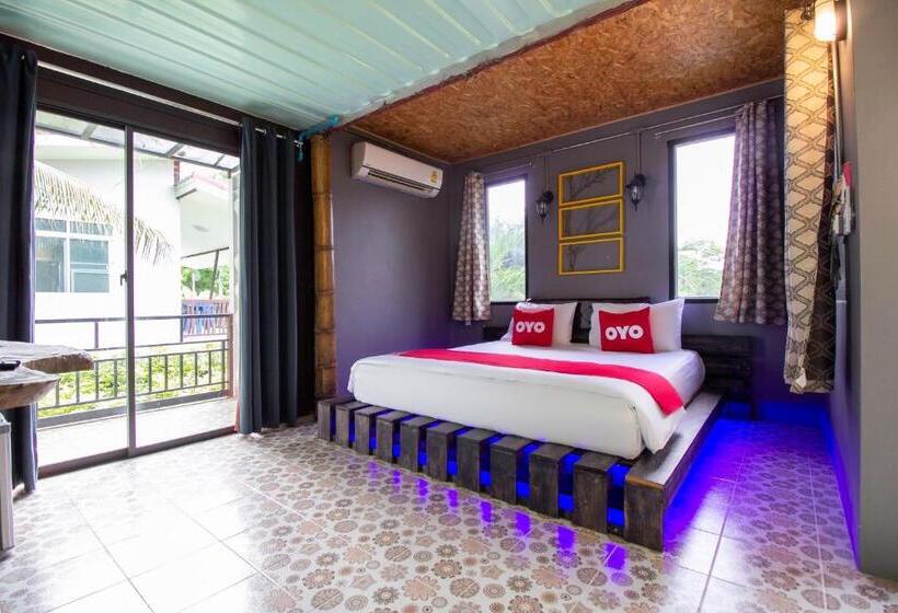 Люкс, Oyo 999 Baan Pak Rom Ruen