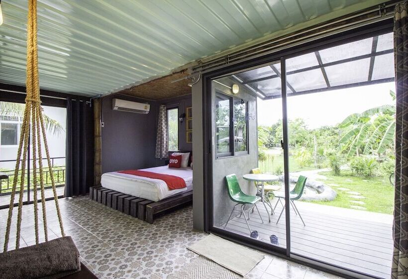 Люкс, Oyo 999 Baan Pak Rom Ruen