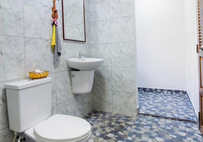 Номер Deluxe, Oyo 999 Baan Pak Rom Ruen