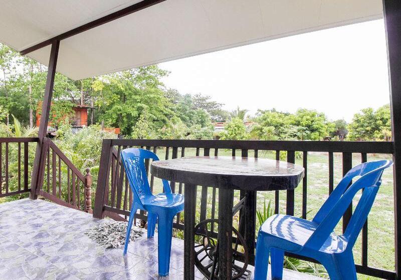 Номер Deluxe, Oyo 999 Baan Pak Rom Ruen