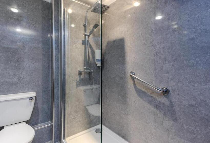 غرفة قياسية ثلاثية, Russell