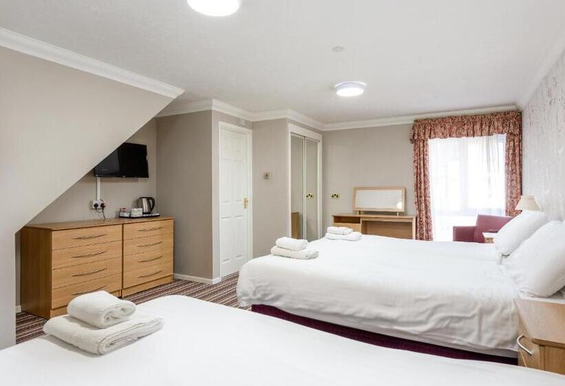 غرفة كلاسيكية ثلاثية, Russell