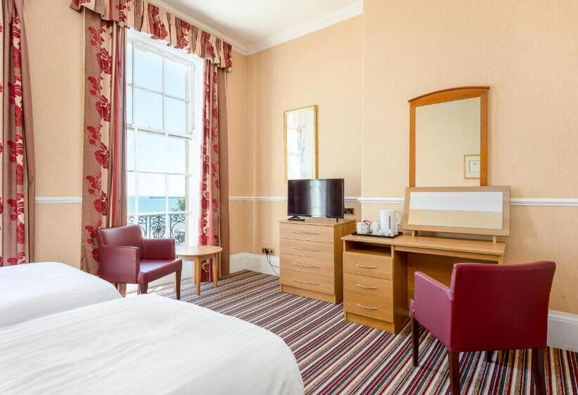 غرفة قياسية مطلّة علي البحر, Russell