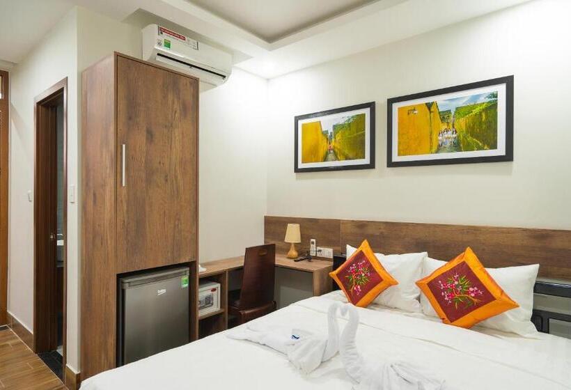 اتاق سوپریور با بالکن, The Lit Villa Hoi An