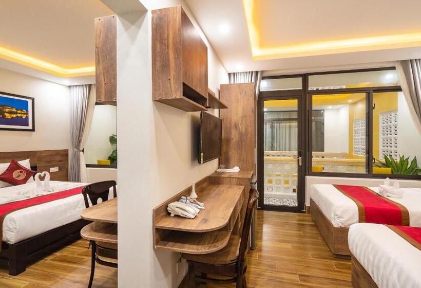 اتاق خانوادگی تودرتو, The Lit Villa Hoi An