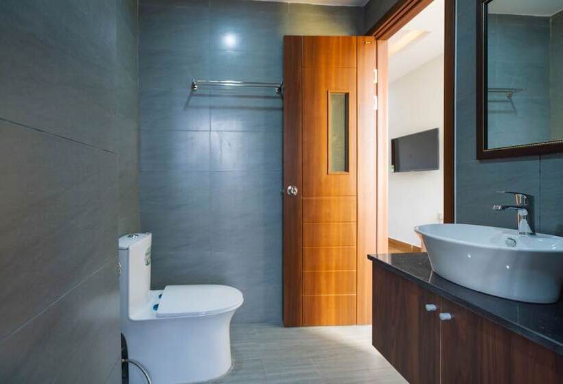 اتاق لوکس با چشمانداز استخر, The Lit Villa Hoi An