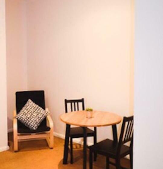 디럭스 룸, The Woolpack