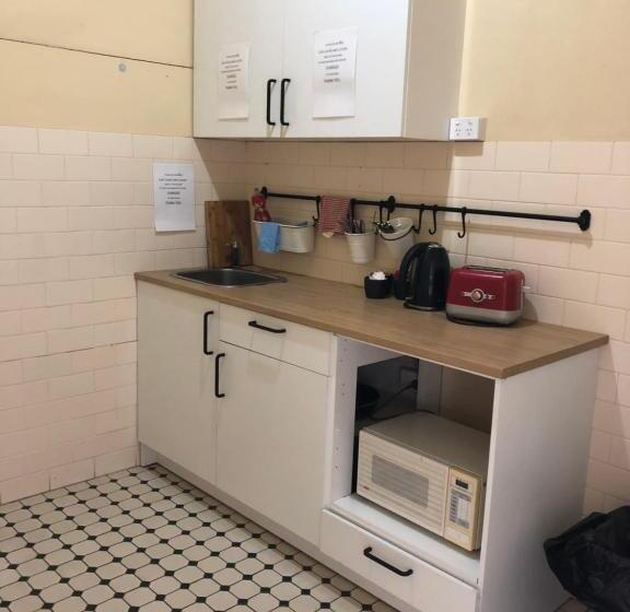 חדר סטנדרטי לארבעה עם חדר אמבטיה משותף, The Woolpack