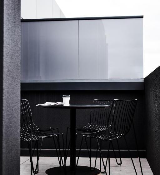 דירת 2 חדרים עם טרסה, Lanbruk Richmond Hill