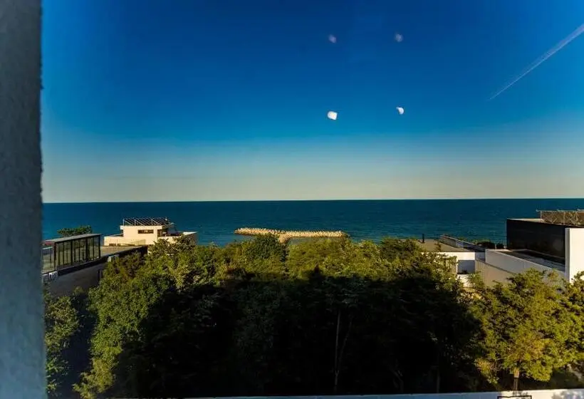 2 Bedroom Deluxe Apartment Sea View, Novum By The Sea